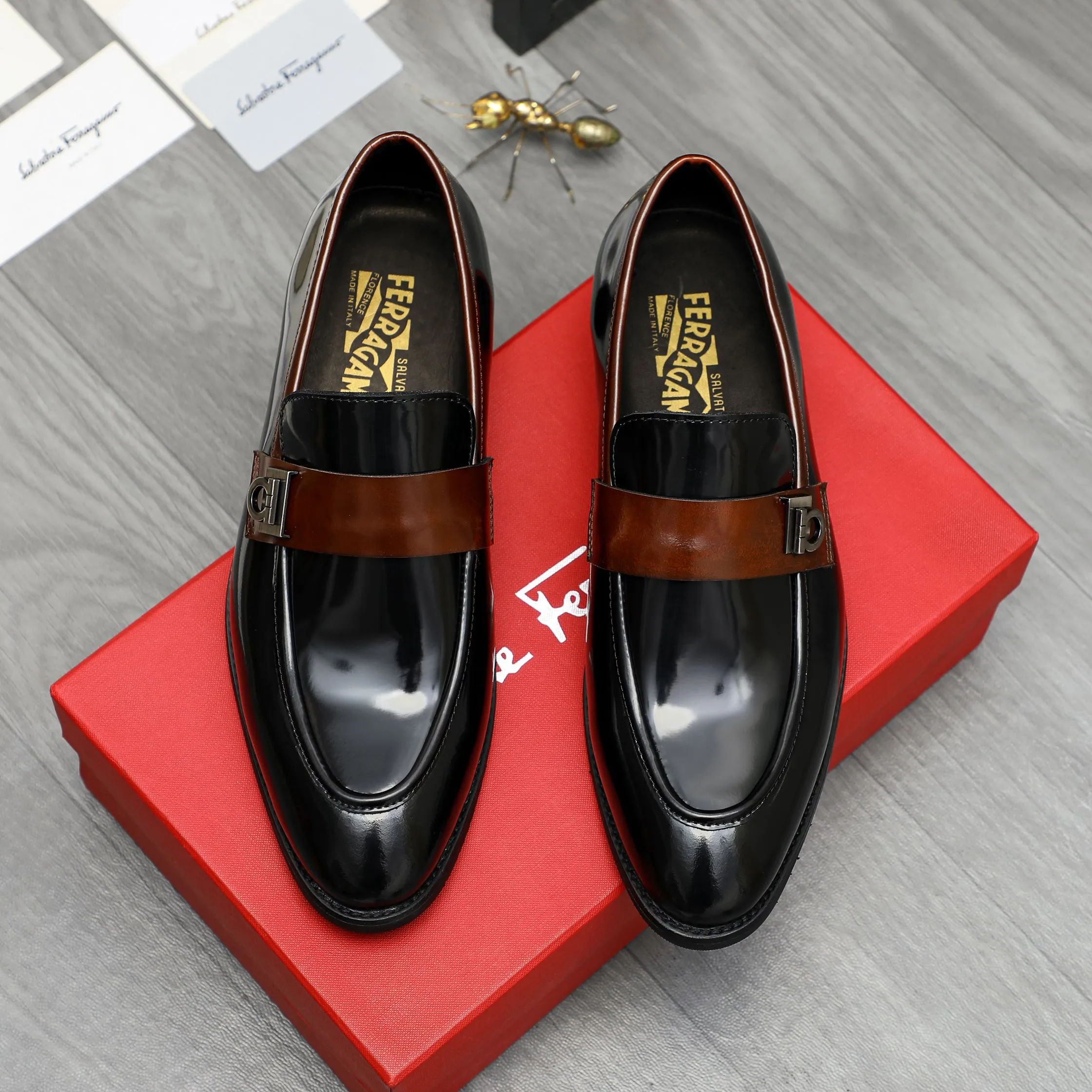 Men's shoes 💰460 Product trademark: Ferragamo "Ferragamo" business slip-on leather shoes Regular size: 39-44 Product materials: Selected high-quality pearlescent cowhide upper, cowhide lining, original outsole